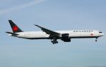 Boeing 777-333/ER C-FITL Air Canada