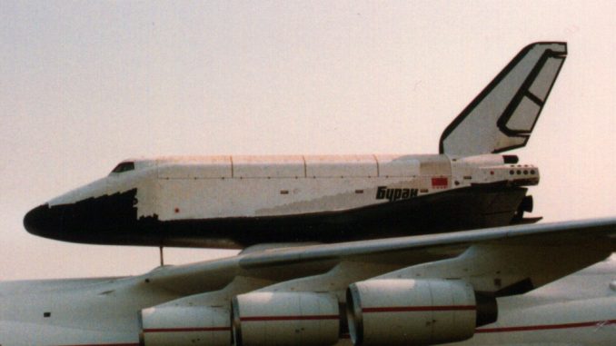 Buran uran on top of the Antonov An-225 at the Paris Air Show of 1989