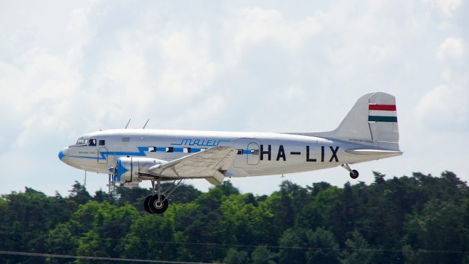 Lisunov Li-2T Lisunov Li-2T HA-LIX Malev - Hungarian Airlines (Goldtimer Foundation)