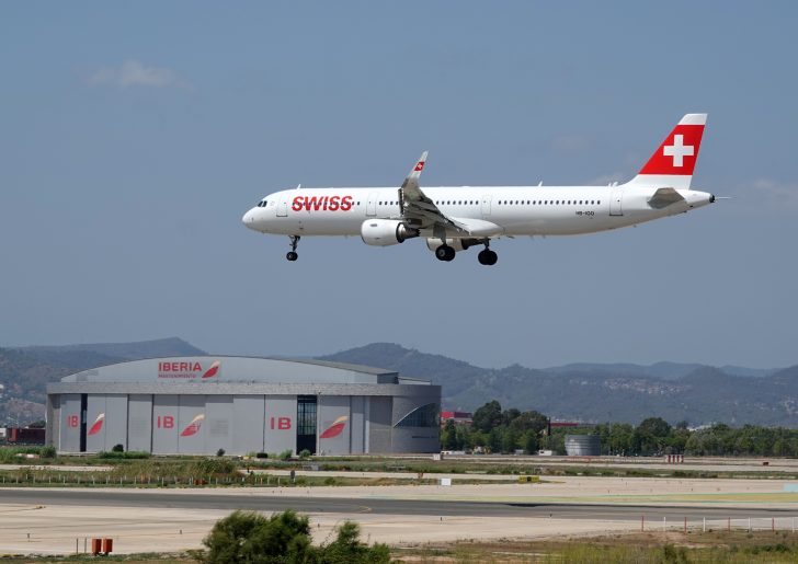 Airbus A321-212 HB-IOO Swiss