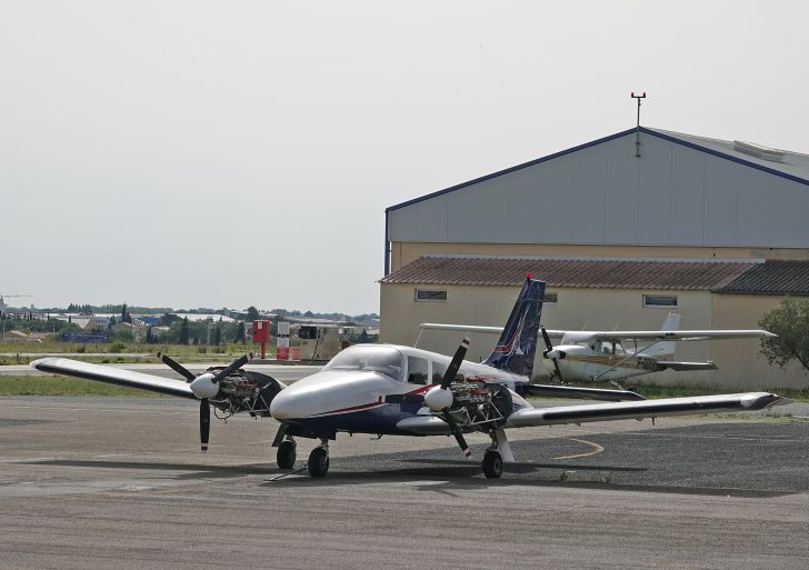 Piper PA-34-220T Seneca III N332JA Aéropyrénées
