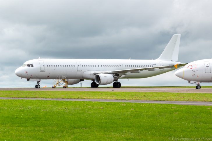 Airbus A321-211 LZ-FSH Fly2Sky