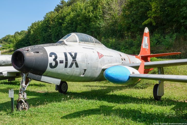 Republic F-84G Thunderjett 51-10885/3-IX Patrouille de France French Air Force