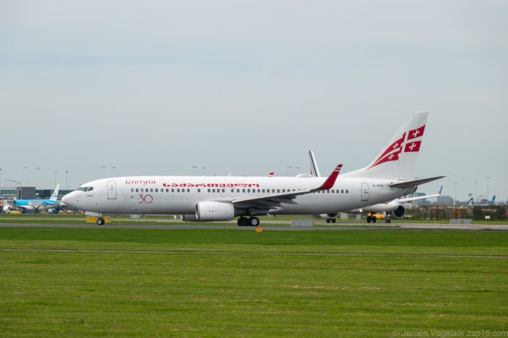 Boeing 737-883 4L-GTN Georgian Airways